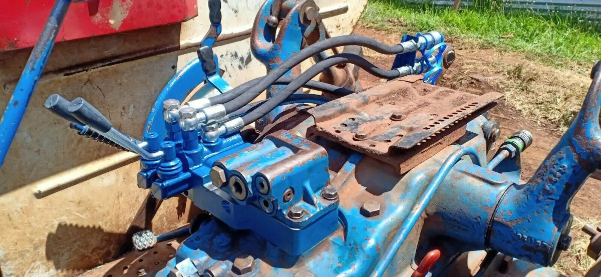 Caja De Válvulas New Holland 5610 6610 7610